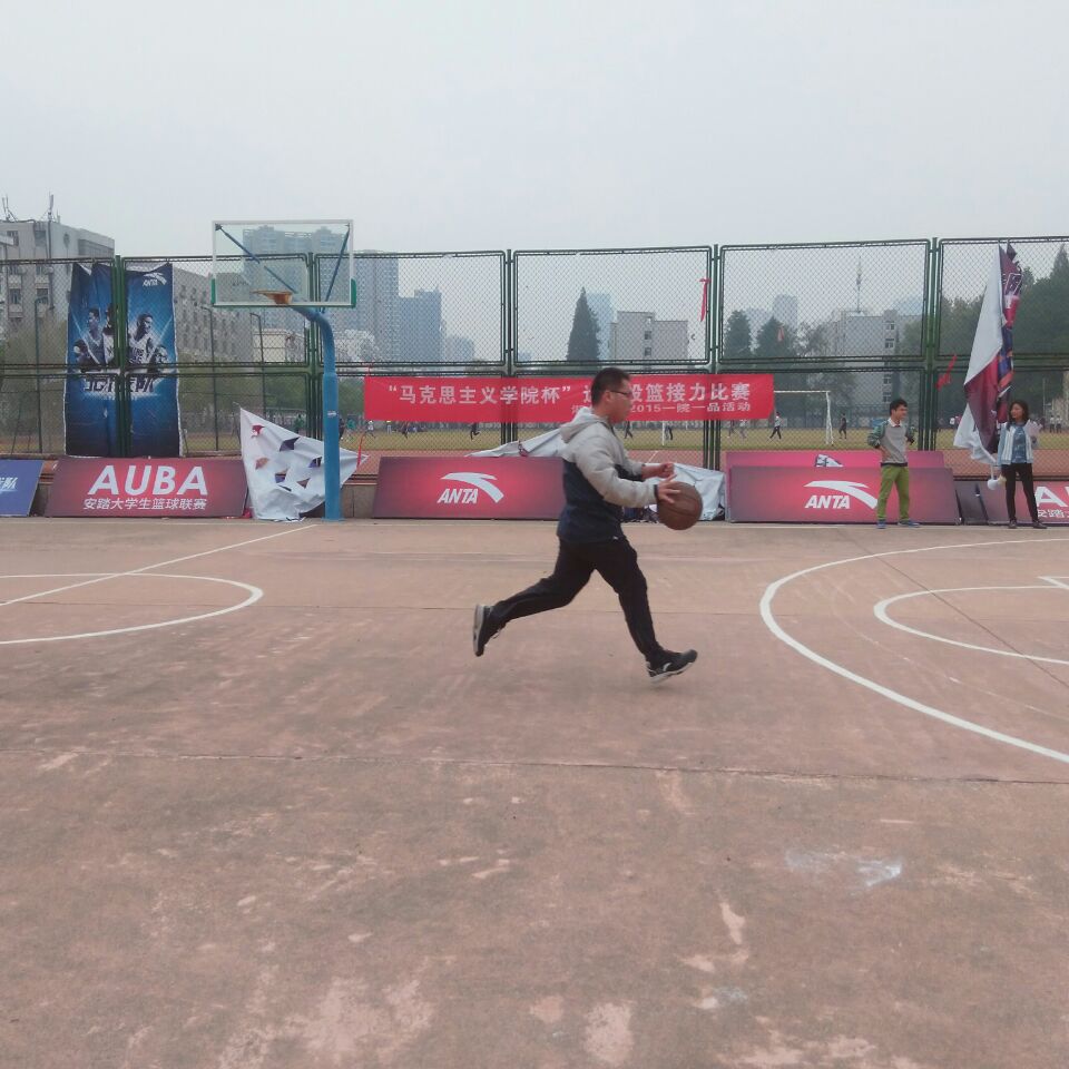 国产自拍
运球投篮比赛.jpg